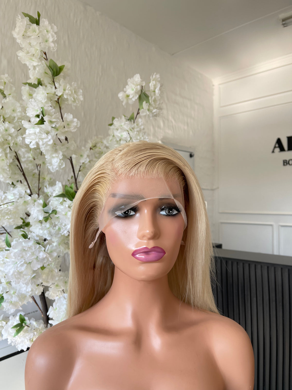 14” Platinum blonde - SAMPLE WIG