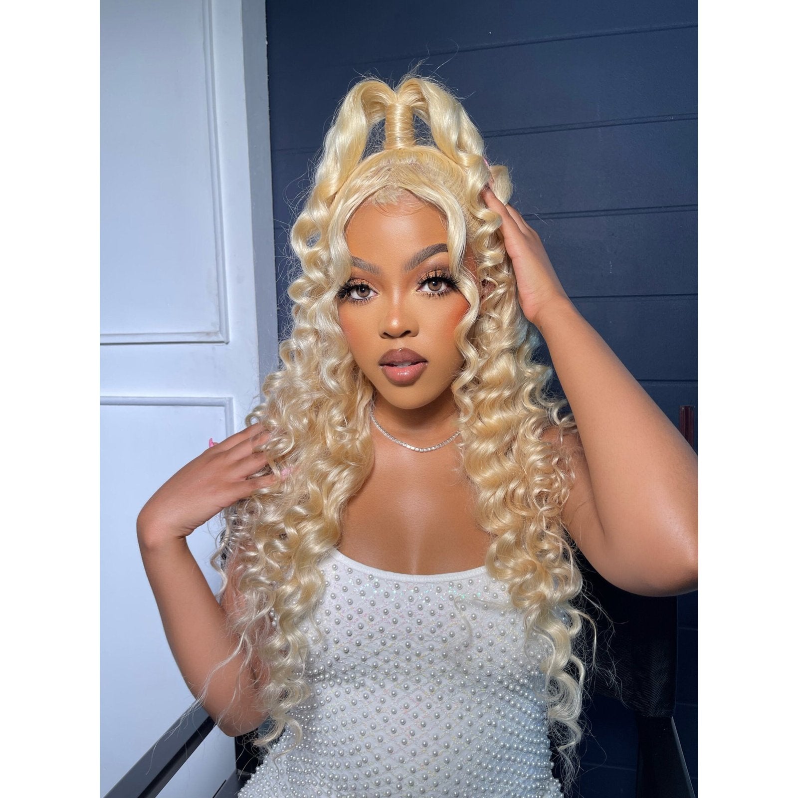 Platinum blonde Curly Unit