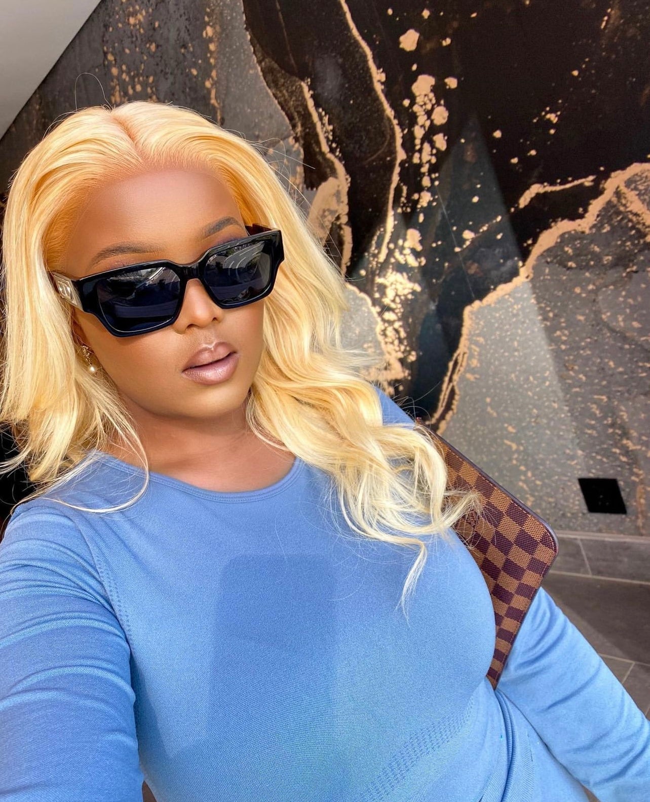 20” Platinum blonde frontal Unit